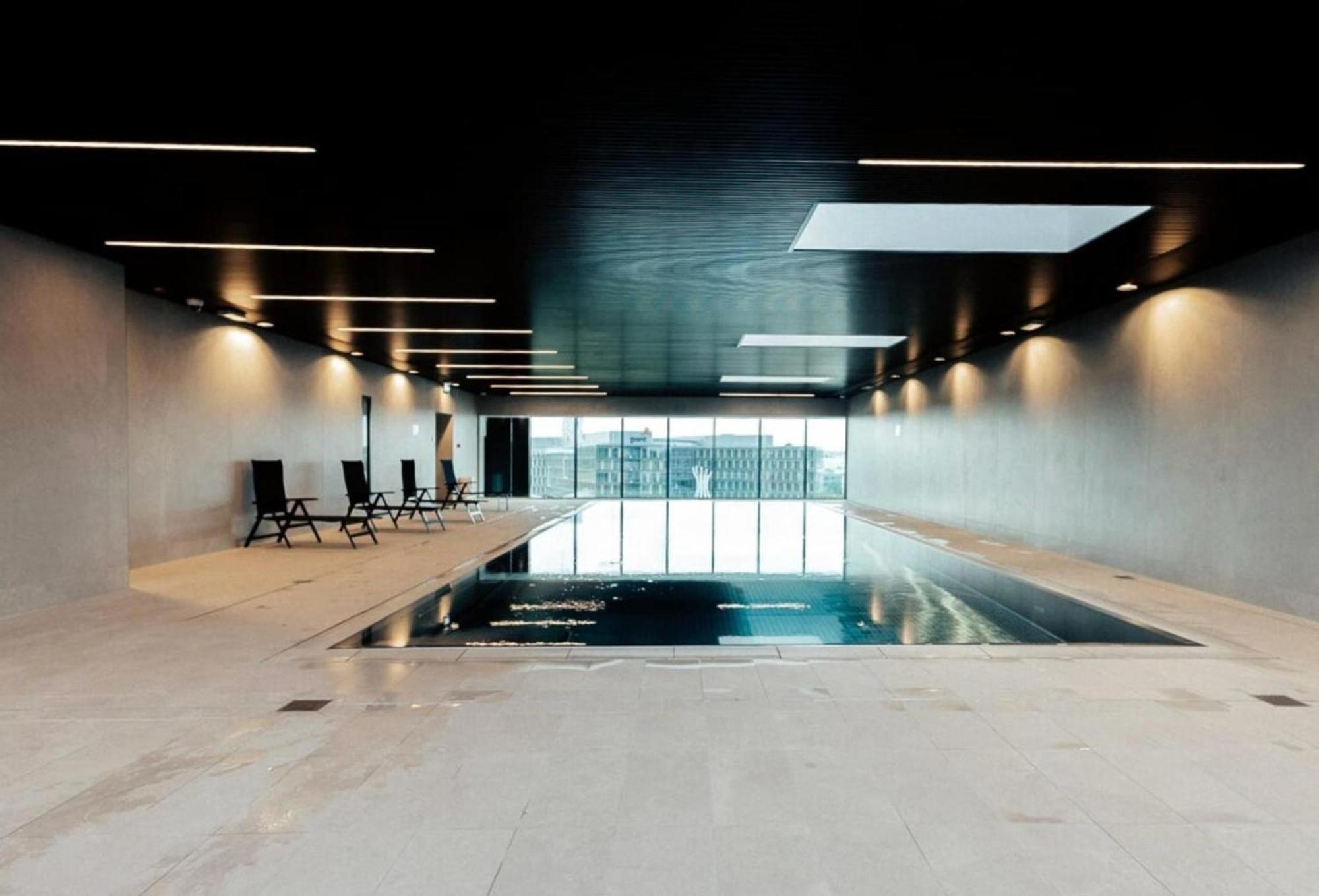 Modern 2BR Apartment with Pool & City Views Люксембург Экстерьер фото