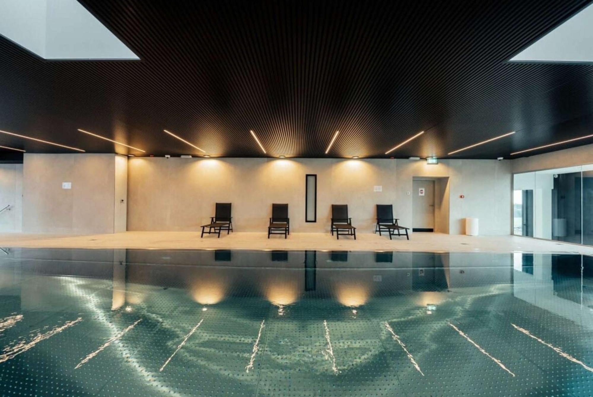 Modern 2BR Apartment with Pool & City Views Люксембург Экстерьер фото